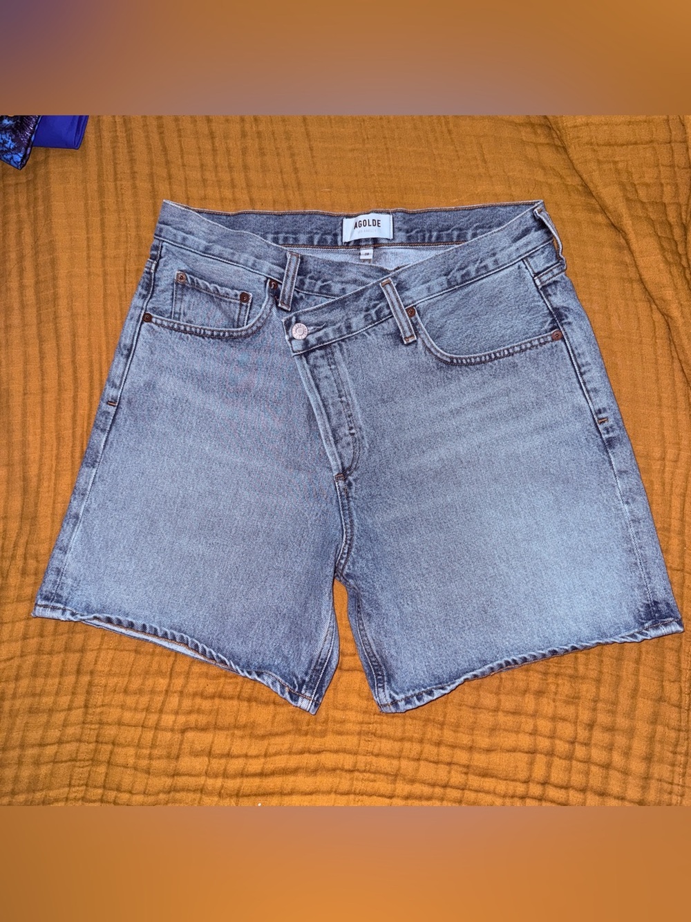AGOLDE Criss Asymmetrical Jean Shorts 28